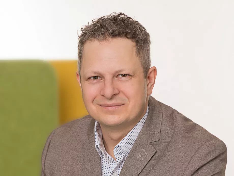 Új igazgatóval és csapattal erősíti vállalati kommunikációját a Schneider Electric
