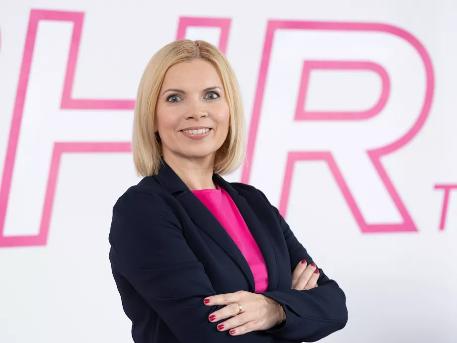 Az AI-alapú vezetőfejlesztés demokratizálja a vezetői támogatást – interjú Friedl Zsuzsannával