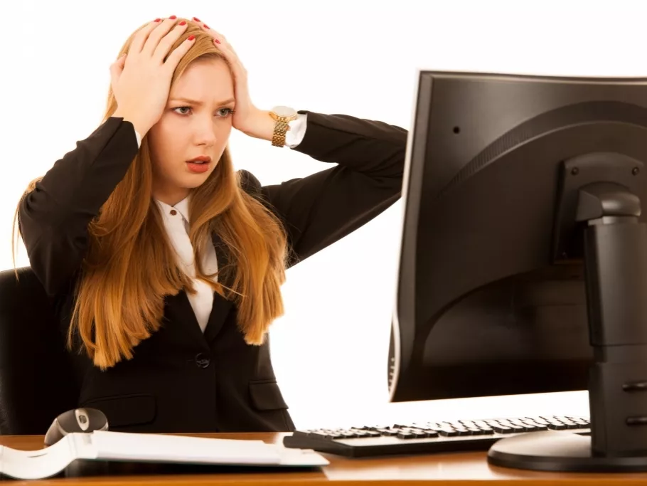 Több mint 6 órát töltesz naponta a monitor előtt? Ezért ne tedd!