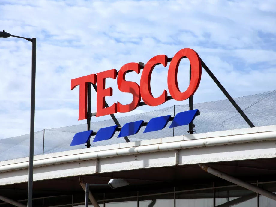 A Tesco a menstruációs szegénység felszámolásáért hozott létre platformot
