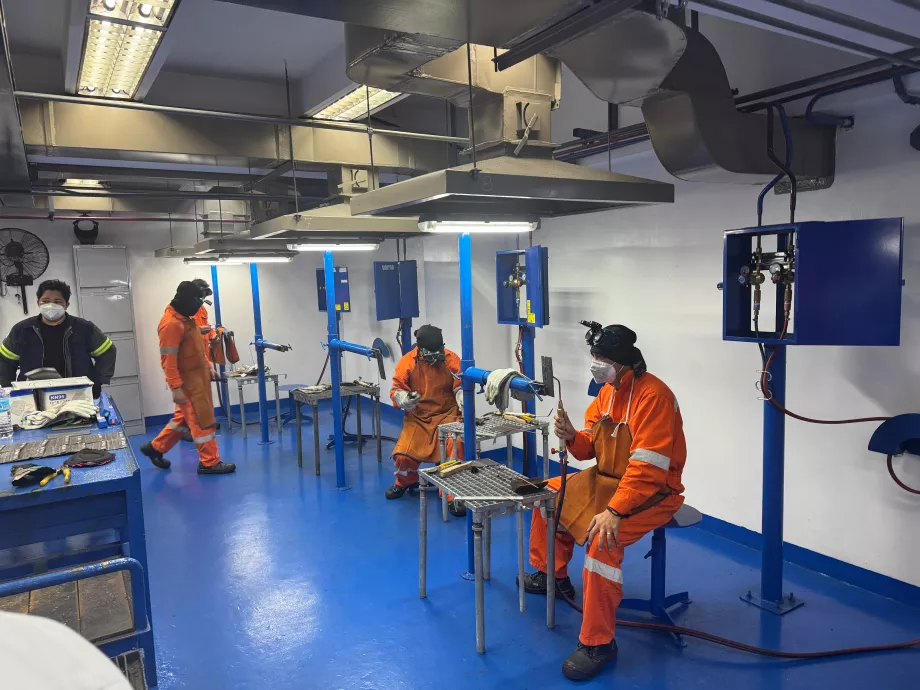 160 filippínó hegesztő érkezhet Magyarországra