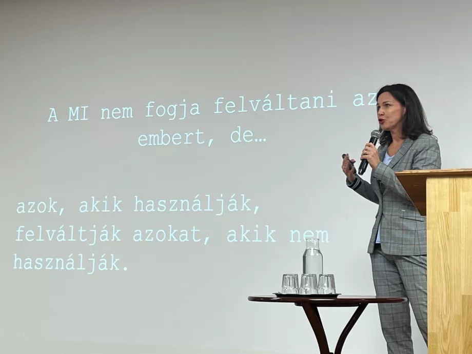 „A MI nem fogja felváltani az embert, de… azok, akik használják, felváltják azokat, akik nem használják” – és mi mindebben a felsőoktatás szerepe?