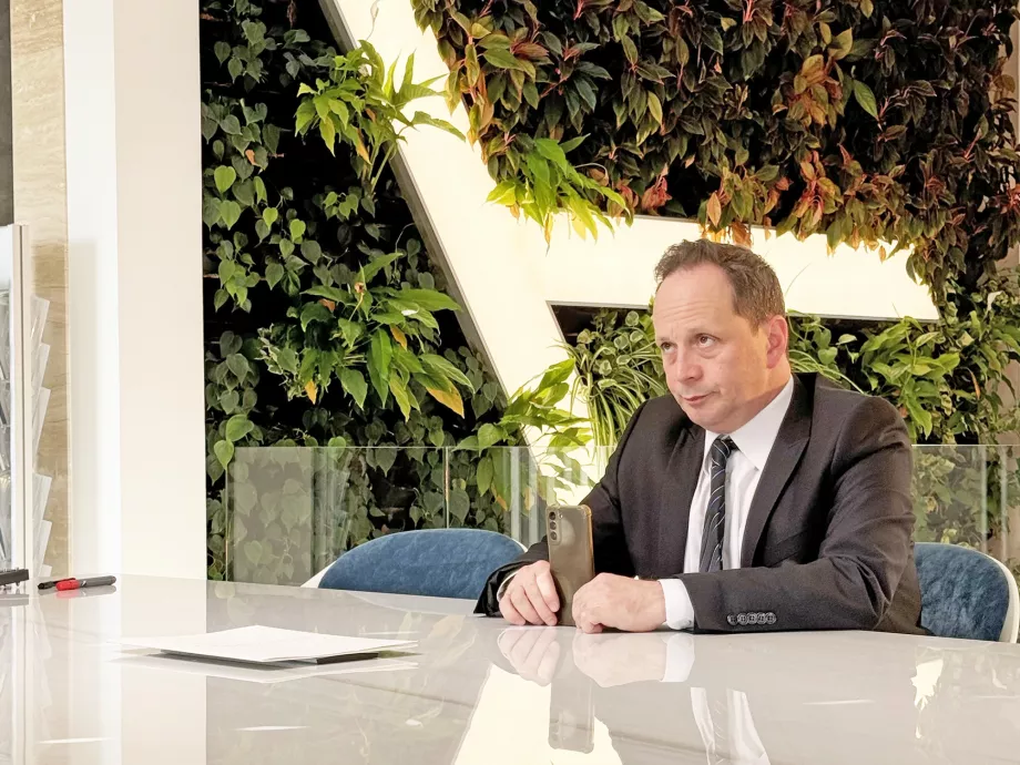 Te foglalkoztatnád Janklovics Pétert a vállalatodnál?
