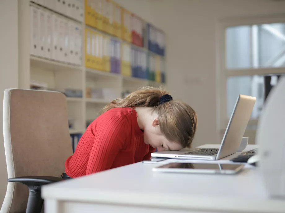 Vajon elég figyelmet fordítanak a vállalatok az alvásra a Wellbeing-stratégiájukban?