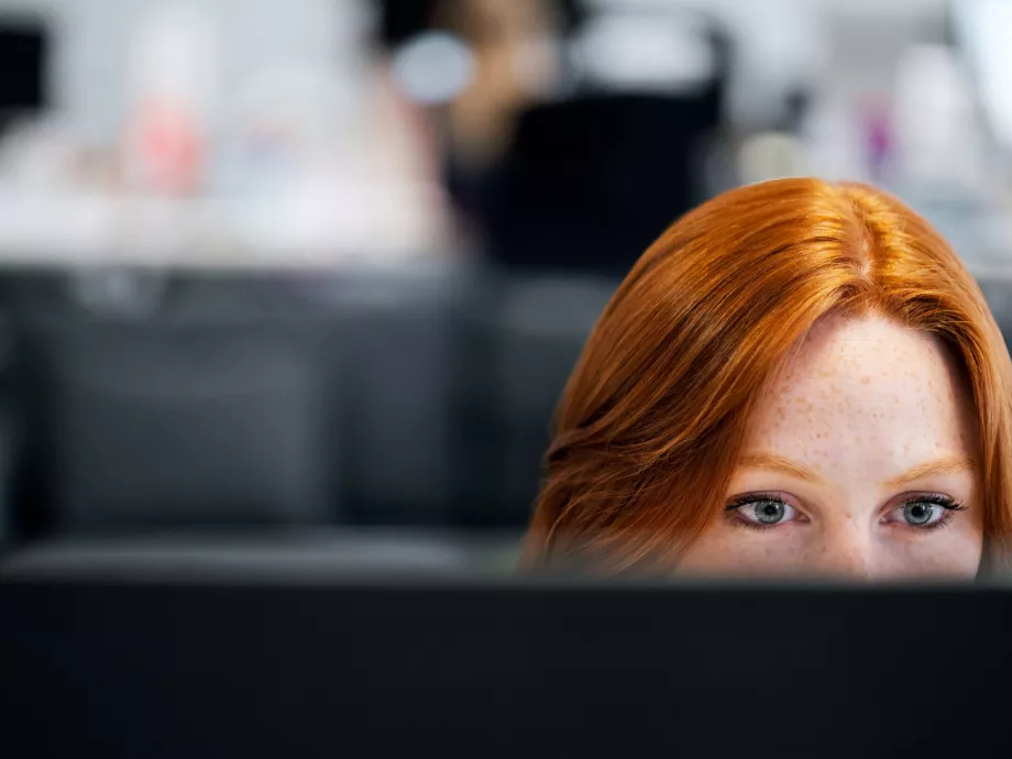 „Bossware”: Ezek lehetnek a munkahelyi digitális megfigyelés visszásságai